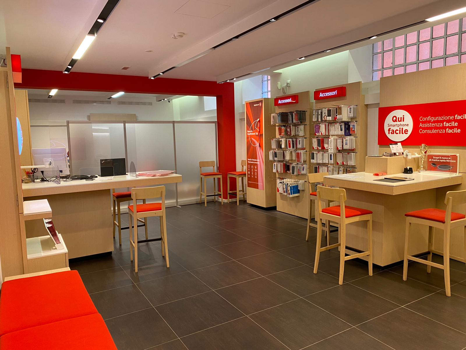 Images Vodafone Store | Via Roma