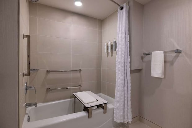 Images Embassy Suites by Hilton Tulsa I-44
