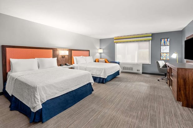 Images Hampton Inn & Suites Fairbanks