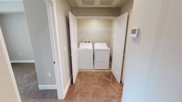 Images Edgewater Apartments