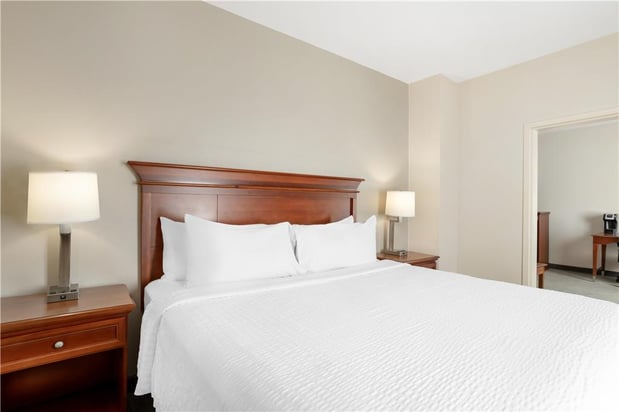 Images Best Western Plus Executive Hotel & Suites