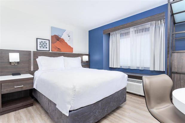 Images Spark by Hilton Clarion