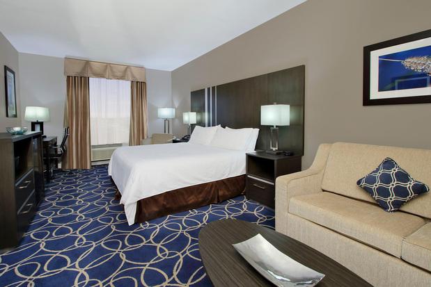 Images Holiday Inn Express & Suites Houston North - IAH Area by IHG