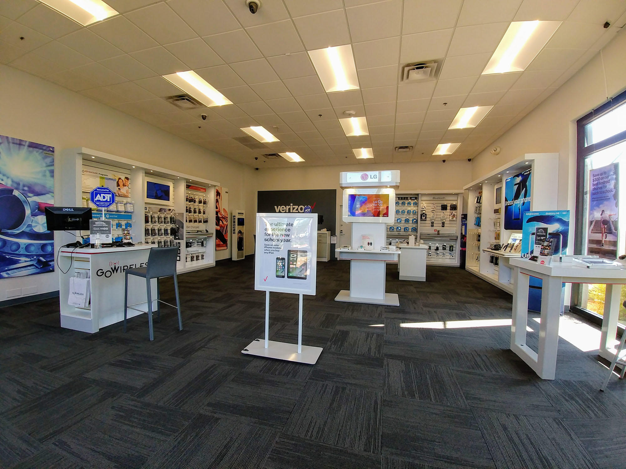 Verizon Authorized Retailer – GoWireless Photo