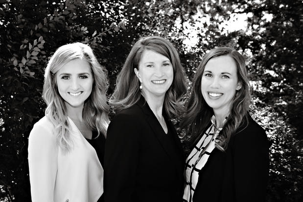 Images Nicole Walker - Umpqua Bank Home Lending