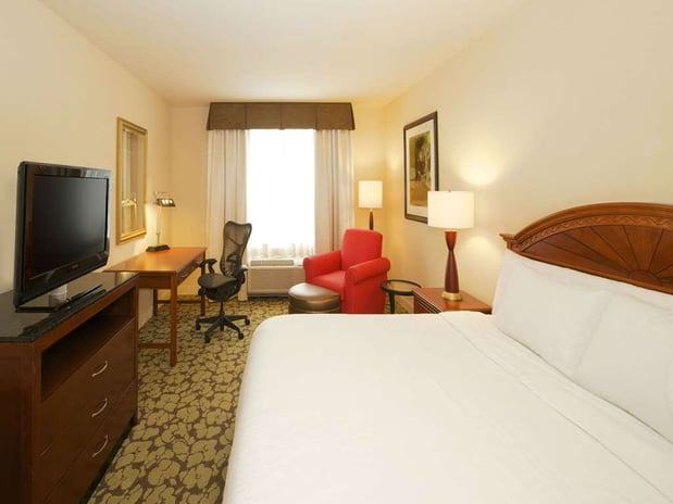 Images Hilton Garden Inn Virginia Beach Town Center