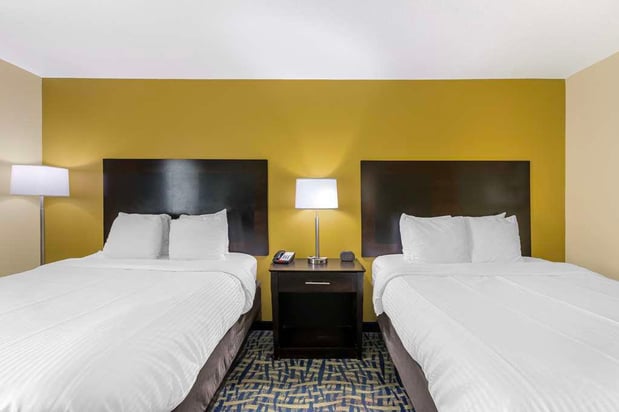 Images Best Western Plus Brunswick Inn & Suites