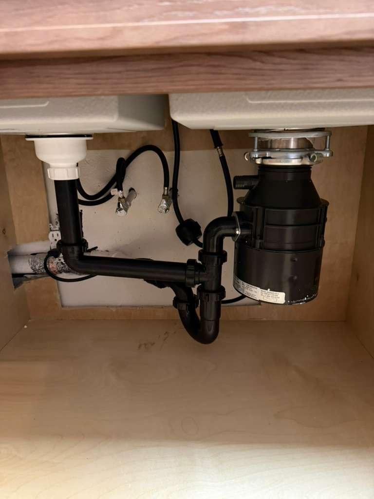 Ricardo Plumbing-Reparación de Trituradores 
