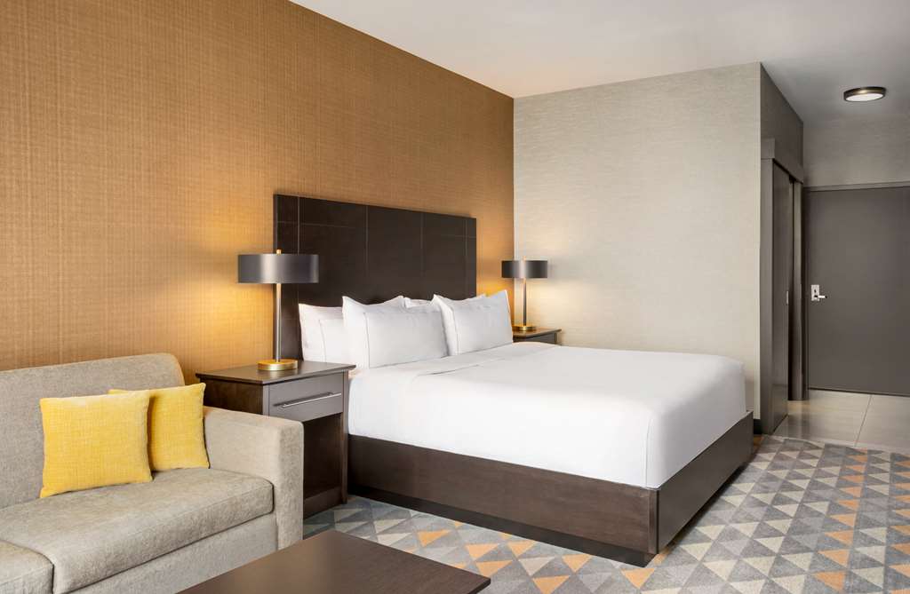 Images DoubleTree by Hilton Pointe Claire Montreal Airport West