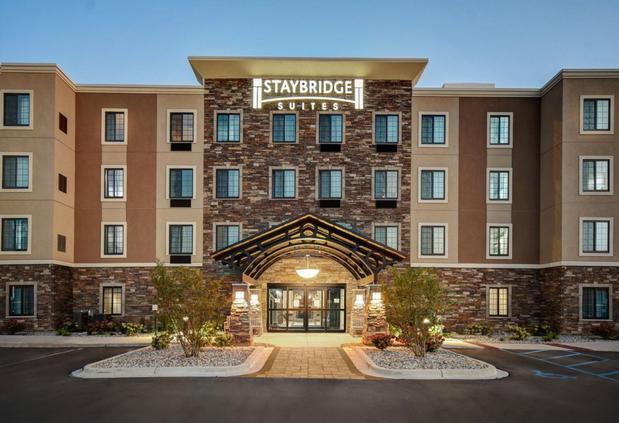 Images Staybridge Suites Southgate – Detroit Area by IHG