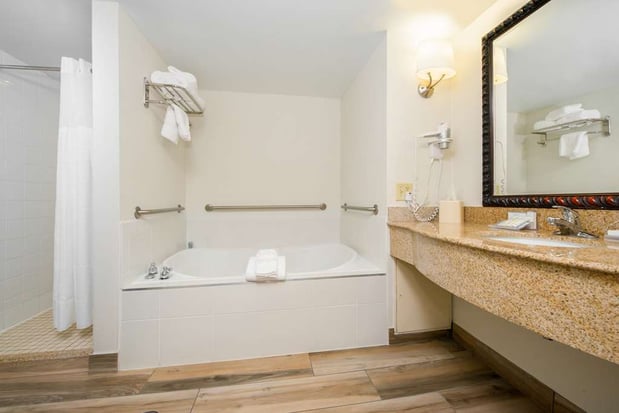 Images Hilton Garden Inn Charlottesville