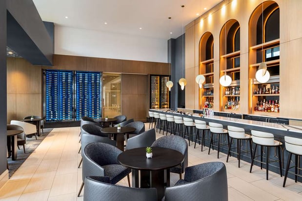 Images Hilton BNA Nashville Airport Terminal