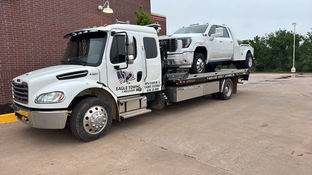Images Eagle Towing & Recovery