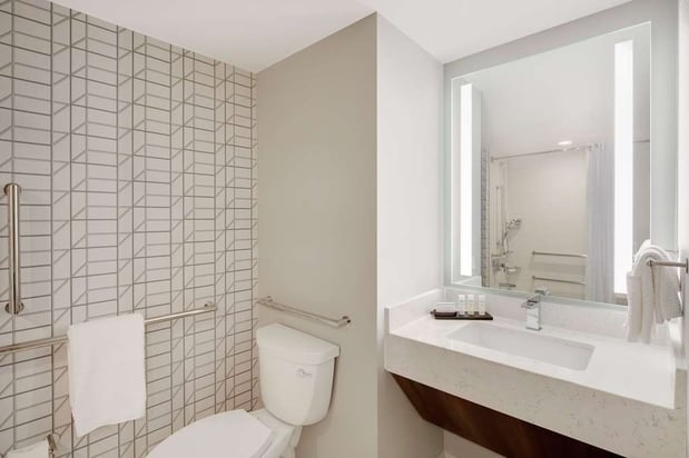 Images Embassy Suites by Hilton Atlanta Perimeter Center