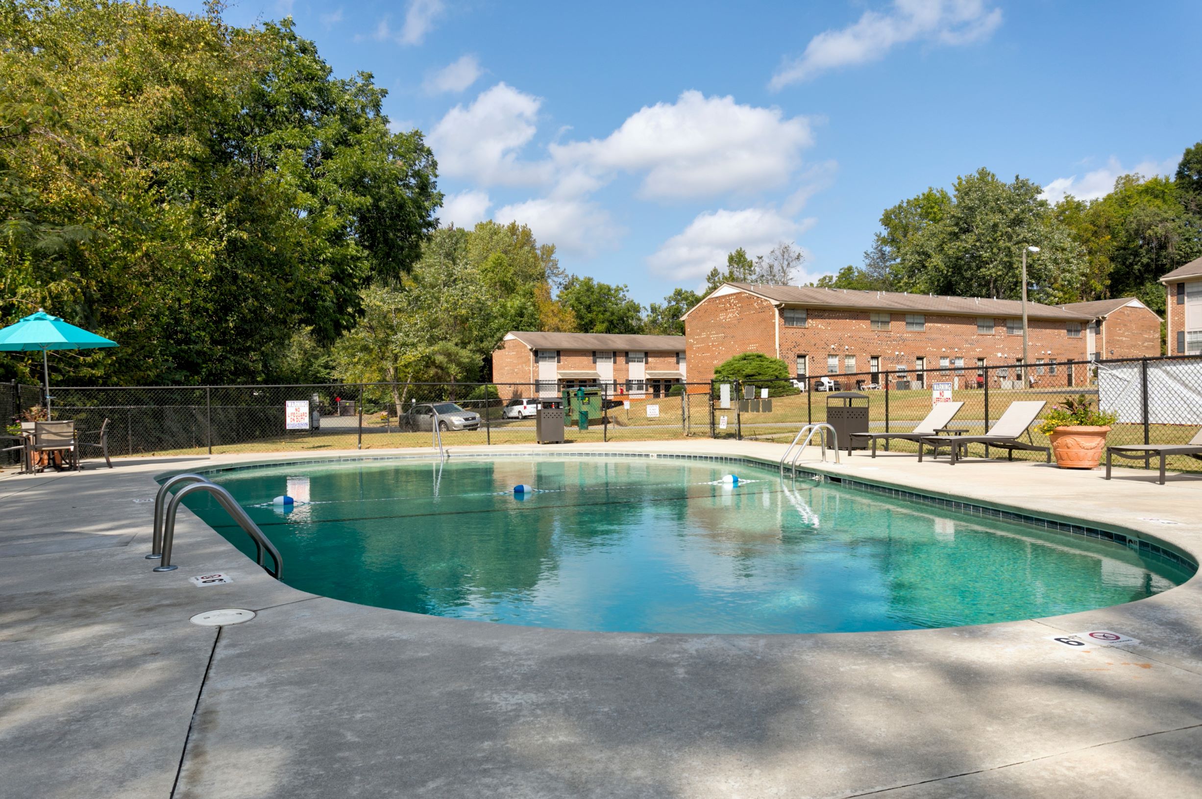 Knollwood Townhouse Apartments Photo