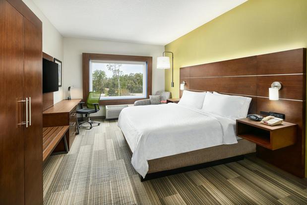 Images Holiday Inn Express & Suites Palatka Northwest, an IHG Hotel