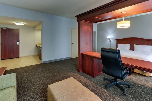 Images Hampton Inn & Suites Indianapolis-Airport