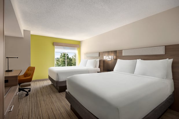 Images Holiday Inn Express & Suites Fredericksburg by IHG