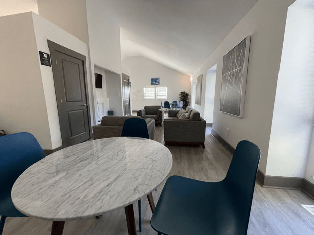 Images Lakes Edge Apartments