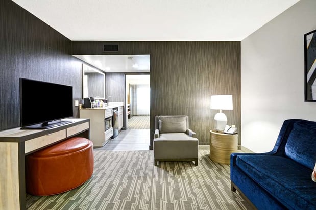 Images Embassy Suites by Hilton Charlotte