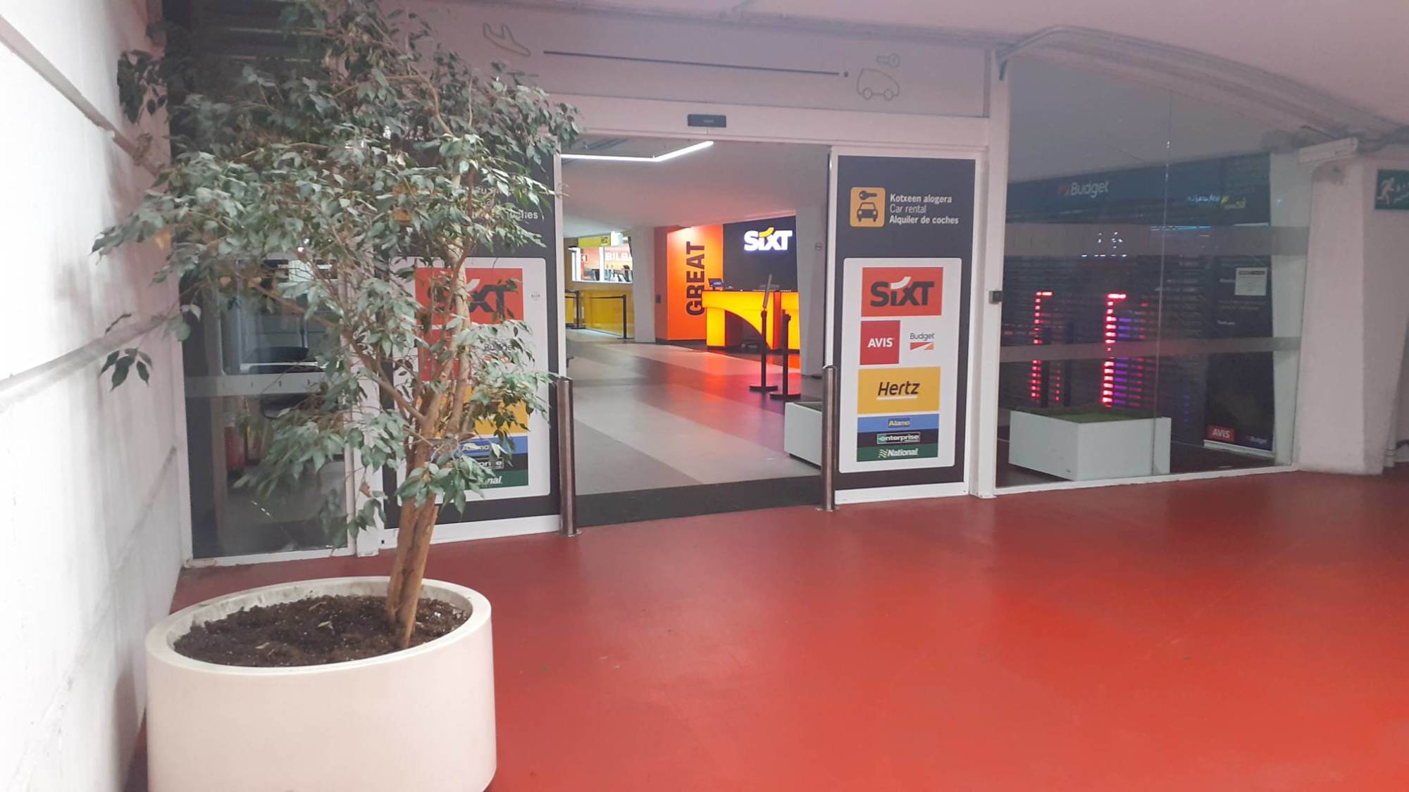 SIXT Alquiler de Coches - Bilbao Aeropuerto (BIO) 43