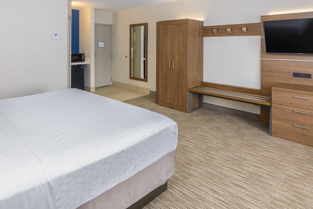 Images Holiday Inn Express Southington by IHG