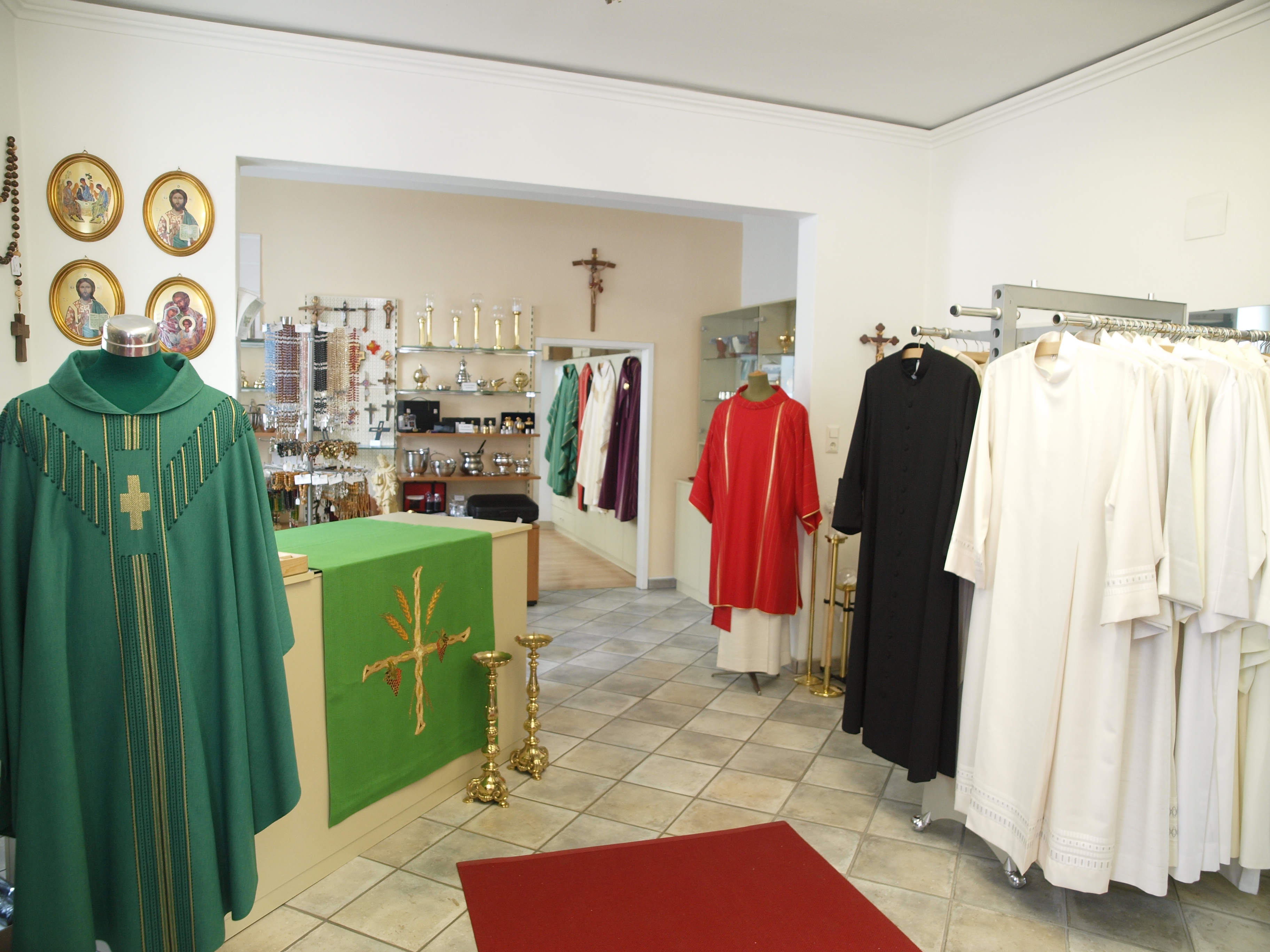 Spielvogel Kirchenbedarf, Hettenkofergasse 21/ Ecke Ottakringerstraße 157 in Wien