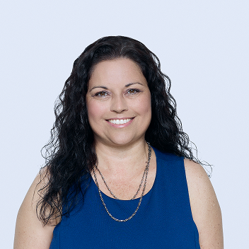 Helen Soares headshot.