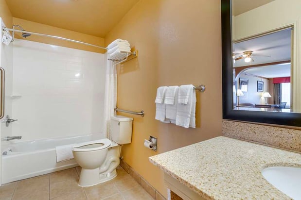 Images Best Western Windwood Inn & Suites