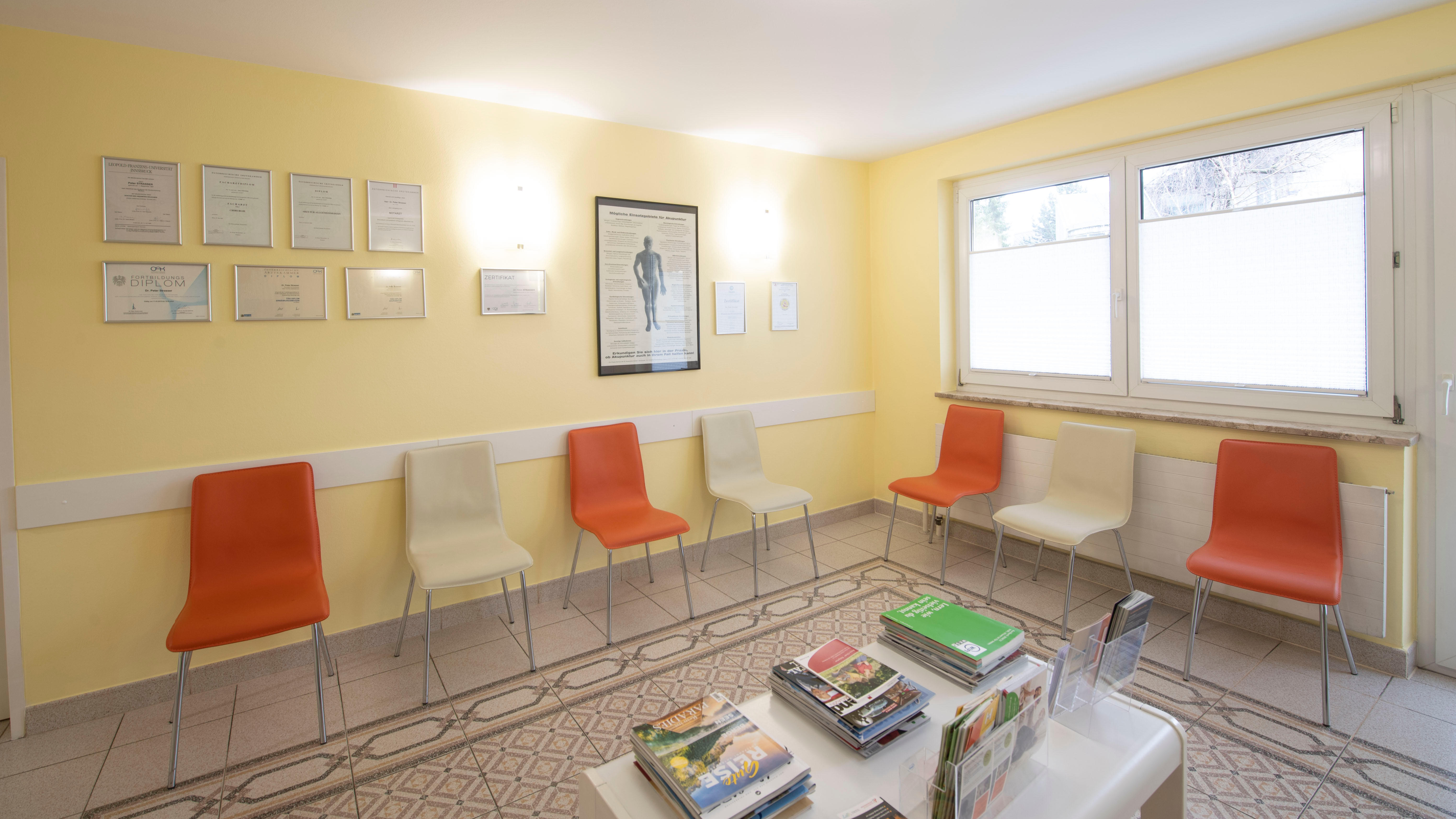 Dr. Peter Strasser, Siebenstädterstraße 22/1/Tür 8 in Salzburg