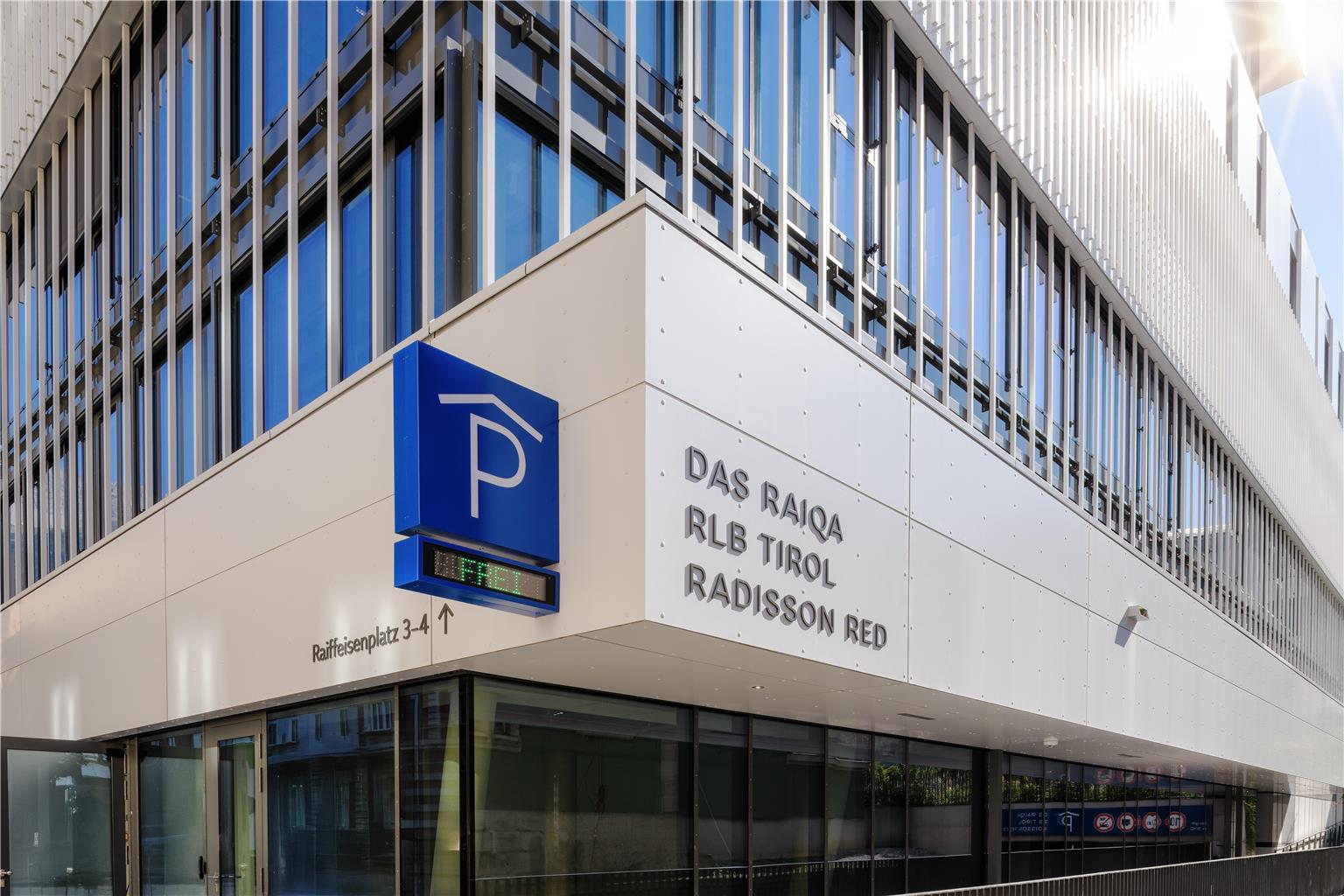 Radisson RED Innsbruck, Raiffeisenplatz 1-4 in Innsbruck