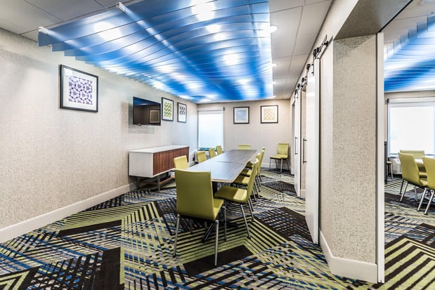 Images Holiday Inn Express Flint-Campus Area by IHG