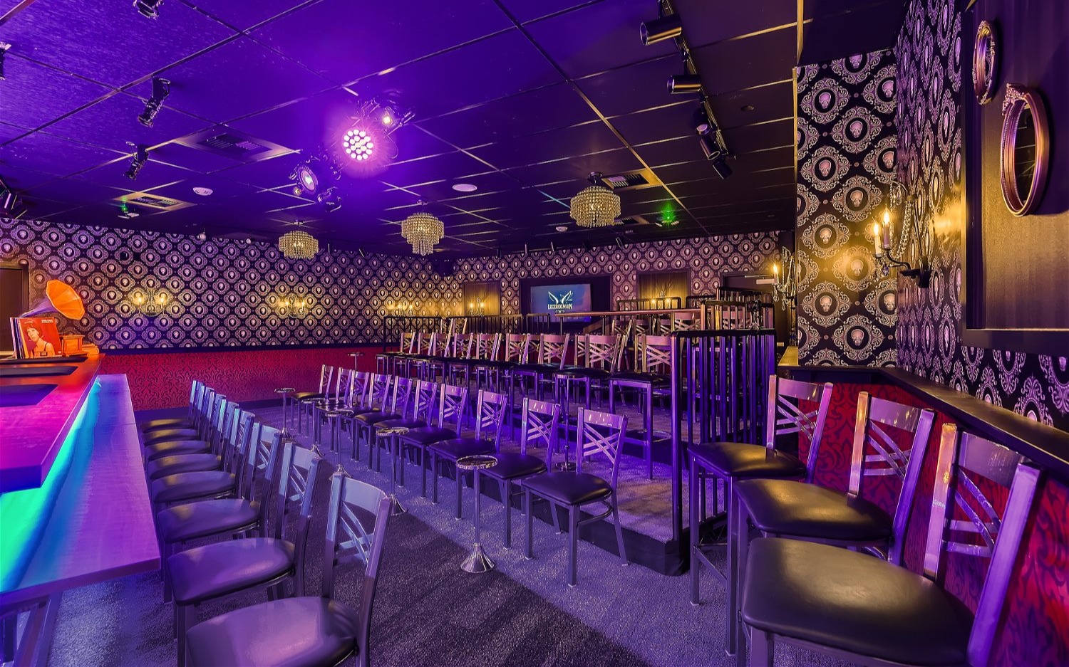 Legerdemain at 1923 LIVE – where every show is a unique blend of magic, comedy, and audience participation. Be part of the magic!