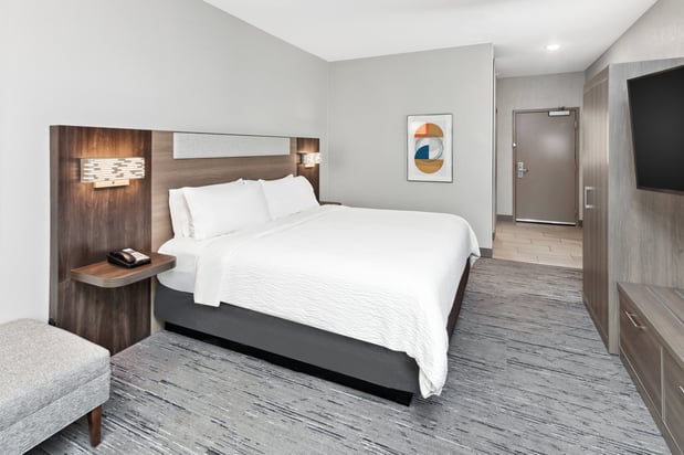 Images Holiday Inn Express Cleveland Airport - Brook Park by IHG
