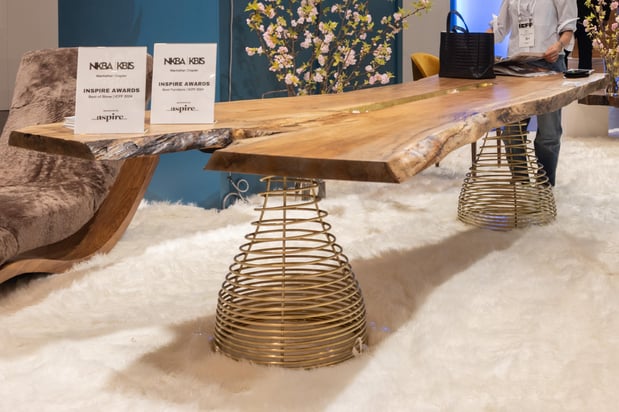Images SENTIENT Furniture