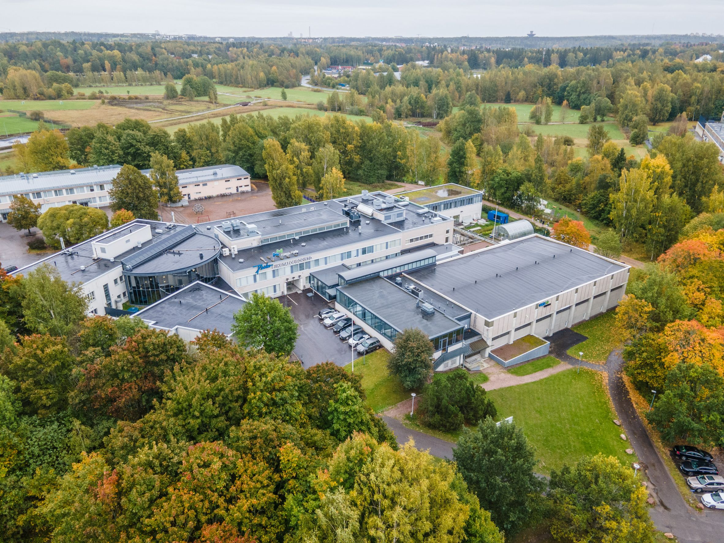 Images Perho Liiketalousopisto, Malmin kampus