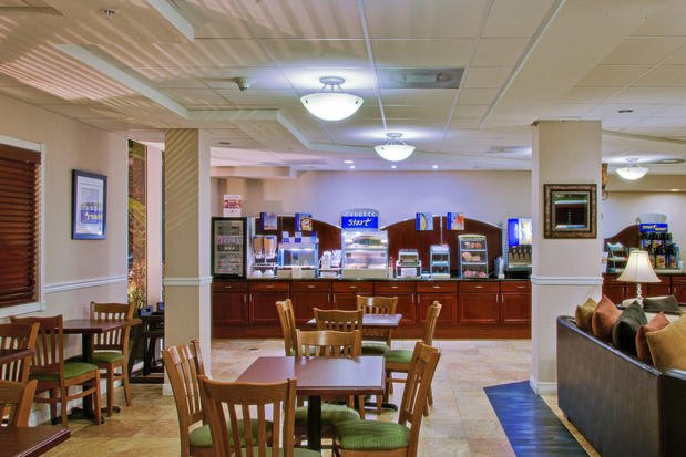 Images Holiday Inn Express West Palm Beach Metrocentre by IHG
