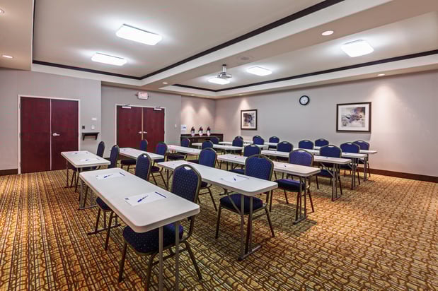 Images Holiday Inn Express & Suites Cleveland by IHG