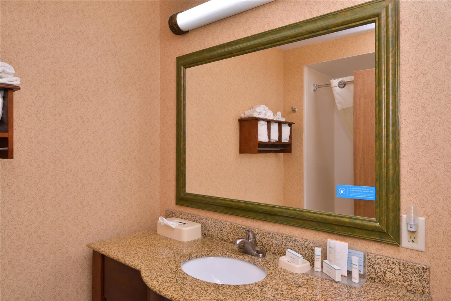 Guest room bath