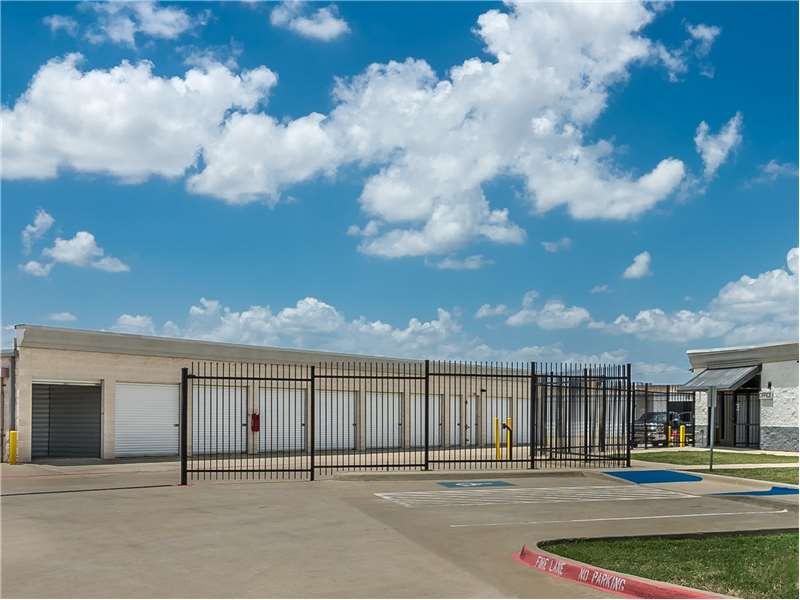 Alternate Beauty Image - Extra Space Storage at 4251 State Hwy 161, Irving, TX 75038