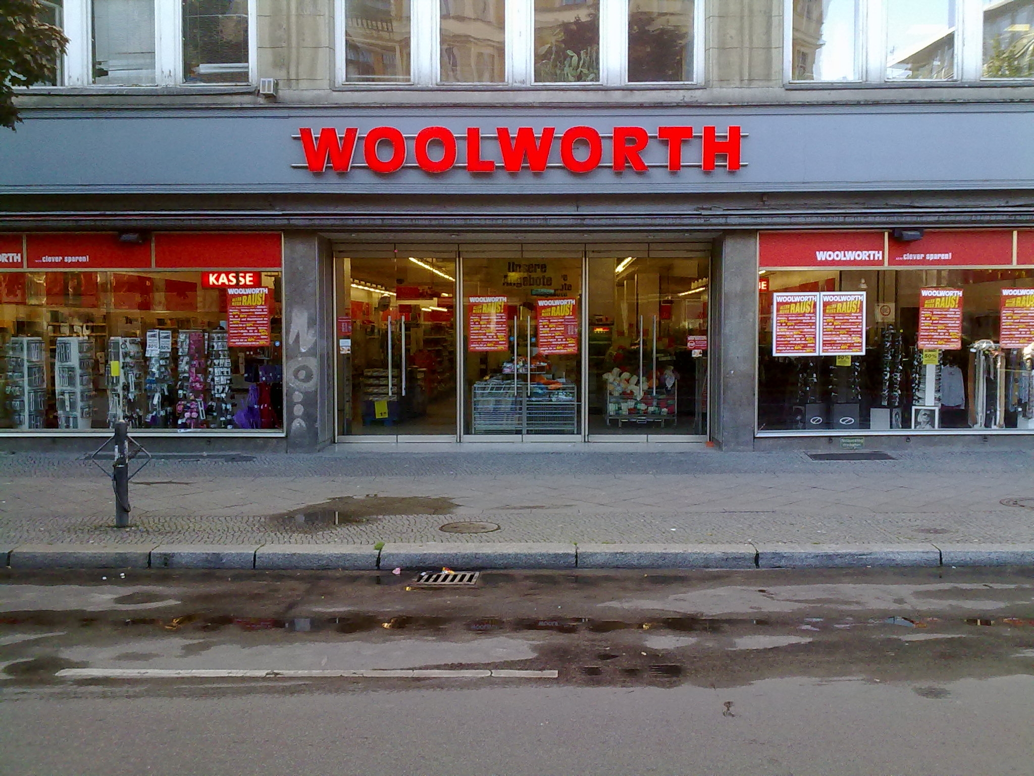 Woolworth, Kottbusser Damm 25-26 in Berlin