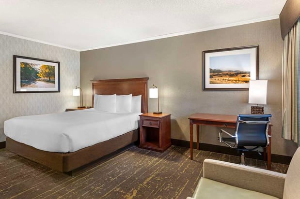 Images Best Western Plus Black Oak