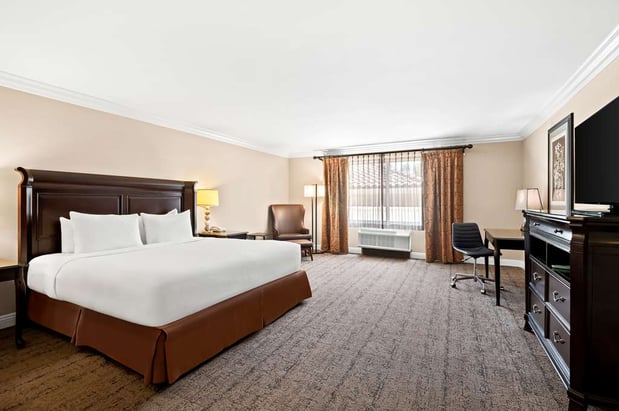 Images Best Western Ontario Mills Mall