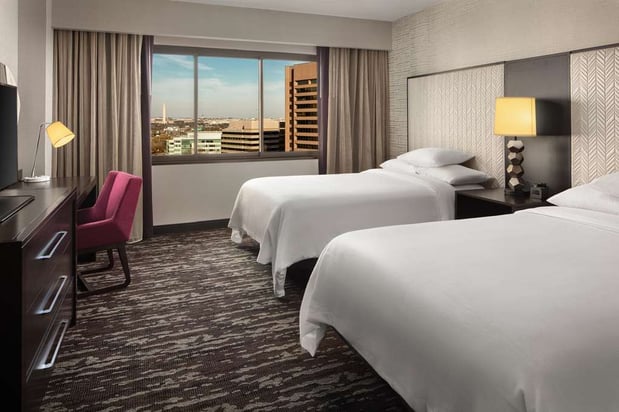 Images Embassy Suites by Hilton Crystal City National Airport