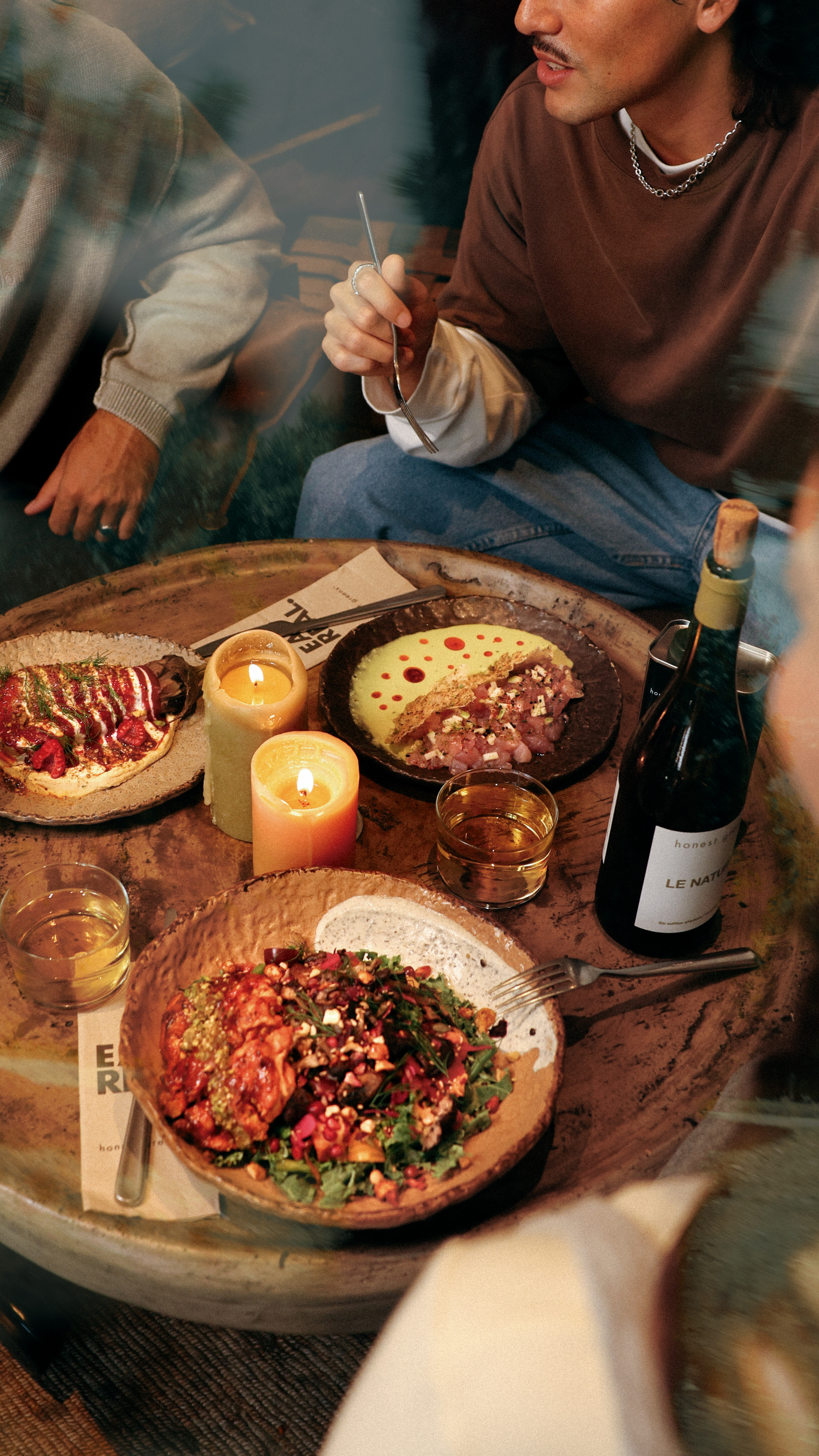 An autumn dinner around the table at Honest Greens.