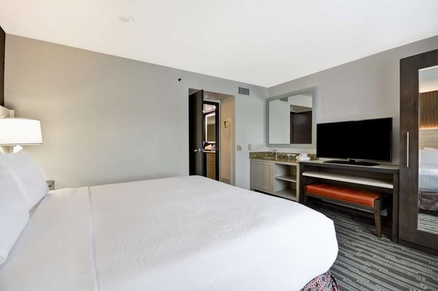 Images Embassy Suites by Hilton Charlotte
