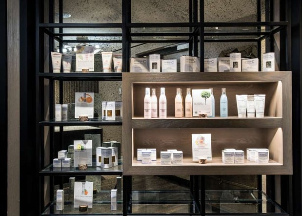 Images LondonHouse Chicago, Curio Collection by Hilton