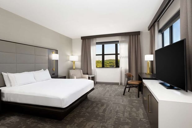 Images Hilton Promenade at Branson Landing