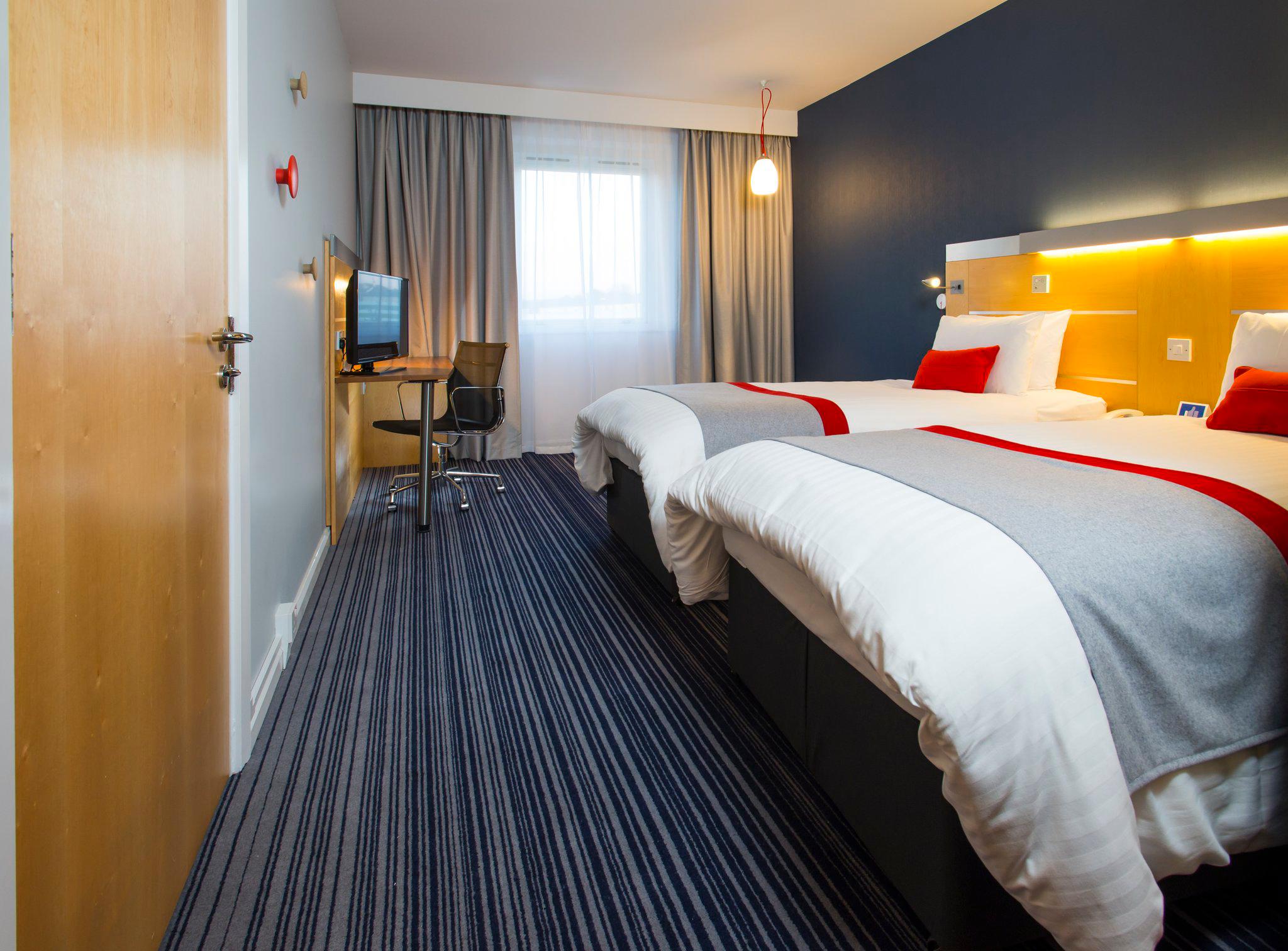 Holiday Inn Express London - Epsom Downs, an IHG Hotel Surrey 01372 755200