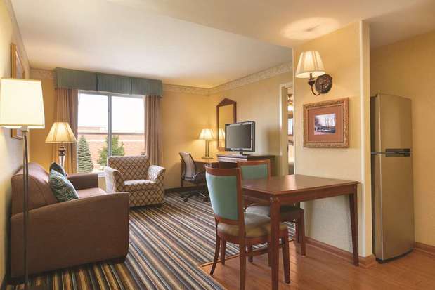 Images Homewood Suites by Hilton Detroit-Troy